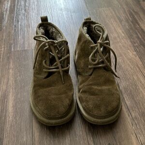 Women’s UGG neumel bootie, dark olive, size 8